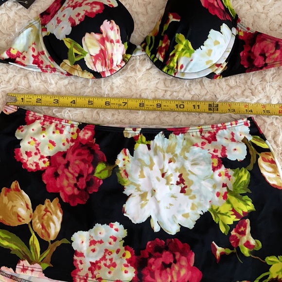 New Women’s Bikini Bathing Suit by Newport News - Picture 7 of 10